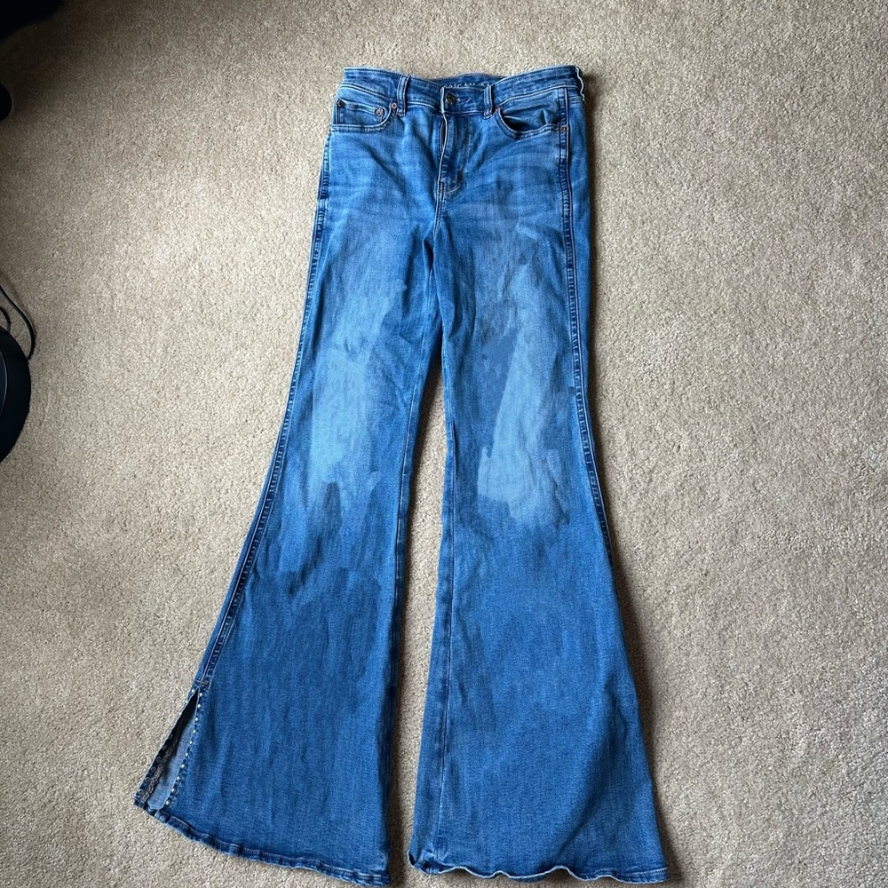 American Eagle Outfitters Wide Leg Flare Jeans